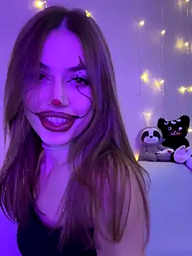 Elizabeth Tay online show from October 31, 2025, 5:53 pm