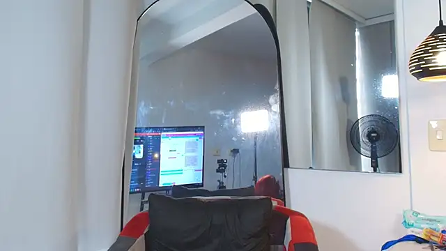 emma hearths online show from November 5, 2025, 7:28 pm