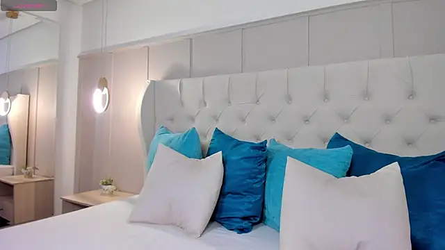 Snapshot of jenniifer_snow chatting on October 31, 2025, 12:13 pm jenniifer snow online show from October 31, 2025, 12:13 pm