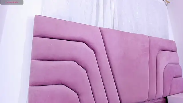 Snapshot of miajhonsonx chatting on February 18, 2026, 1:51 pm miajhonsonx online show from February 18, 2026, 1:51 pm