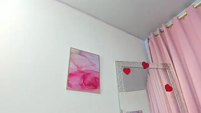 Snapshot of miajhonsonx chatting on June 3, 2026, 2:18 pm miajhonsonx online show from June 3, 2026, 2:18 pm