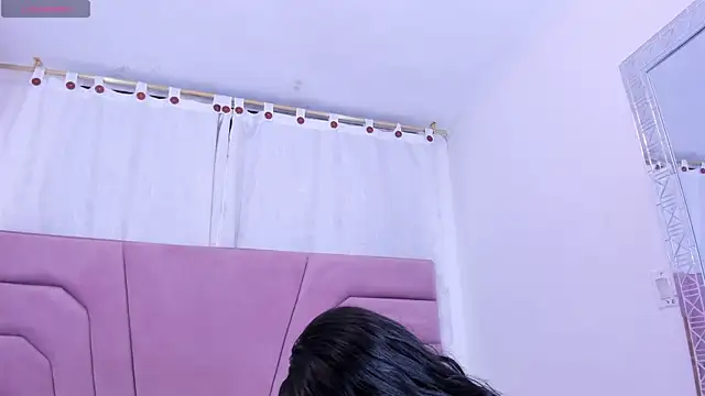 miajhonsonx online show from April 14, 2026, 3:17 pm