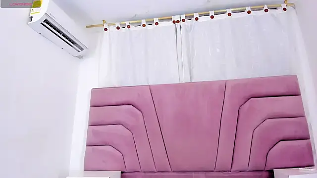 Snapshot of miajhonsonx chatting on March 2, 2026, 2:13 pm miajhonsonx online show from March 2, 2026, 2:13 pm