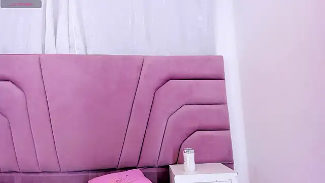 Snapshot of miajhonsonx chatting on February 21, 2026, 1:13 pm miajhonsonx online show from February 21, 2026, 1:13 pm