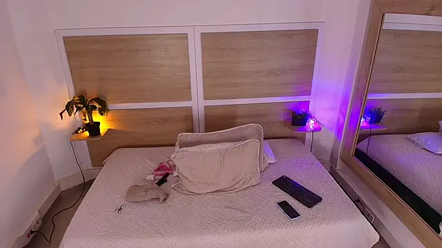 ValeryCortezm online show from January 14, 2026, 12:31 pm