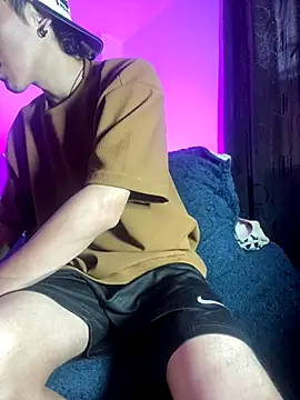 NaytonFreeman online show from November 10, 2025, 11:04 am