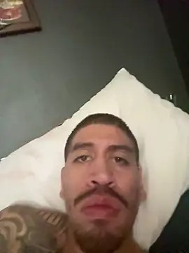 Snapshot of busnfatnutsLildee chatting on December 17, 2025, 6:13 pm busnfatnutsLildee online show from December 17, 2025, 6:13 pm