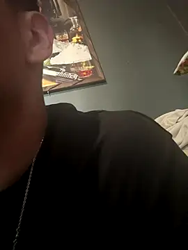 Snapshot of busnfatnutsLildee chatting on December 15, 2025, 10:04 pm busnfatnutsLildee online show from December 15, 2025, 10:04 pm