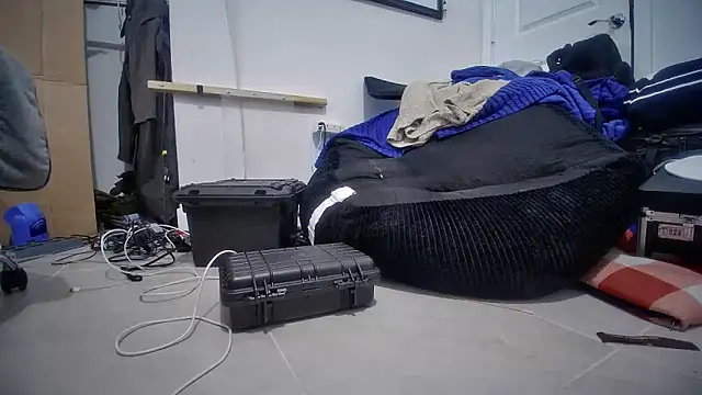 jasoncali305 online show from November 2, 2025, 3:22 am