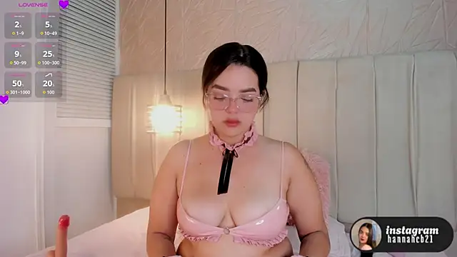 Snapshot of hannahst_ chatting on November 25, 2025, 7:58 pm hannahst online show from November 25, 2025, 7:58 pm