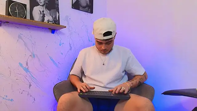 Snapshot of SALVATORE_MULLER1 chatting on October 20, 2025, 10:10 pm SALVATORE MULLER1 online show from October 20, 2025, 10:10 pm