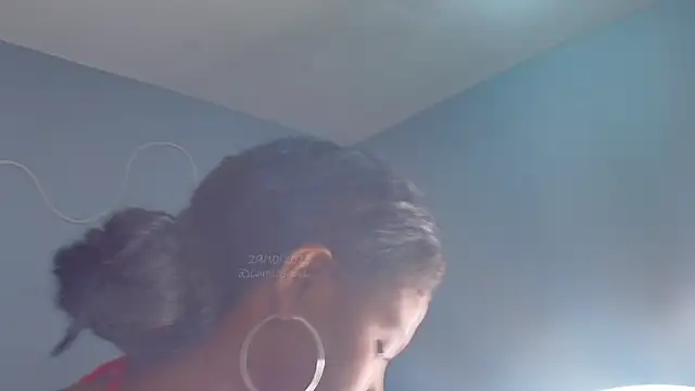 Snapshot of CamilaaSaenz chatting on October 29, 2025, 12:15 pm CamilaaSaenz online show from October 29, 2025, 12:15 pm