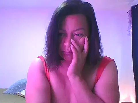 Snapshot of adri89-g chatting on October 1, 2025, 11:25 am adri89-g online show from October 1, 2025, 11:25 am