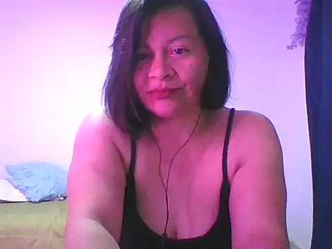 Snapshot of adri89-g chatting on September 16, 2025, 1:06 am adri89-g online show from September 16, 2025, 1:06 am