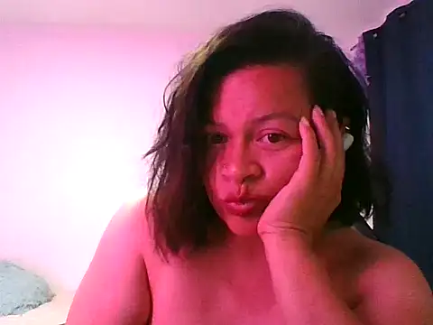 Snapshot of adri89-g chatting on September 17, 2025, 10:56 pm adri89-g online show from September 17, 2025, 10:56 pm