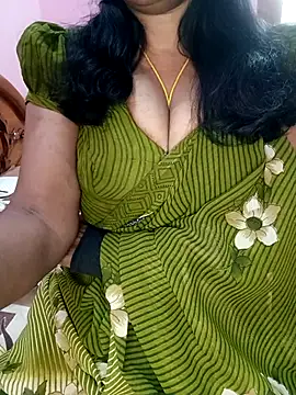 Snapshot of KannadaTamilTeluguBeauty chatting on February 26, 2026, 9:42 am KannadaTamilTeluguBeauty online show from February 26, 2026, 9:42 am