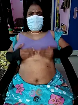 Snapshot of KannadaTamilTeluguBeauty chatting on December 18, 2025, 4:17 am KannadaTamilTeluguBeauty online show from December 18, 2025, 4:17 am