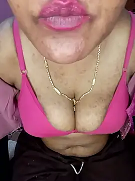 Snapshot of KannadaTamilTeluguBeauty chatting on January 13, 2026, 8:13 pm KannadaTamilTeluguBeauty online show from January 13, 2026, 8:13 pm