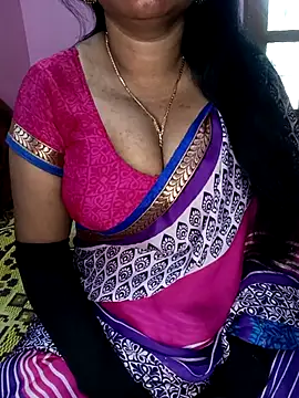 Snapshot of KannadaTamilTeluguBeauty chatting on December 19, 2025, 4:27 am KannadaTamilTeluguBeauty online show from December 19, 2025, 4:27 am