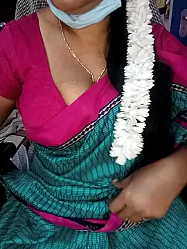 Snapshot of KannadaTamilTeluguBeauty chatting on February 12, 2026, 8:25 am KannadaTamilTeluguBeauty online show from February 12, 2026, 8:25 am