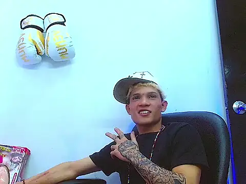 EL VENEZOLANO 22CM online show from November 30, 2025, 5:19 am