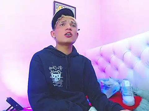 EL VENEZOLANO 22CM online show from November 12, 2025, 5:22 am