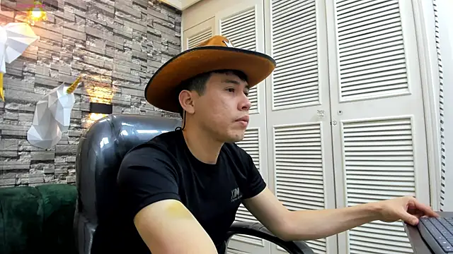 Nick Wolff online show from December 3, 2025, 4:02 am