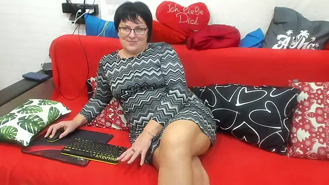 Snapshot of KittyCharm chatting on January 6, 2026, 10:58 pm KittyCharm online show from January 6, 2026, 10:58 pm