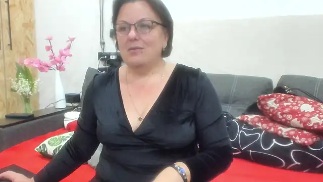 Snapshot of KittyCharm chatting on May 15, 2026, 10:08 pm KittyCharm online show from May 15, 2026, 10:08 pm