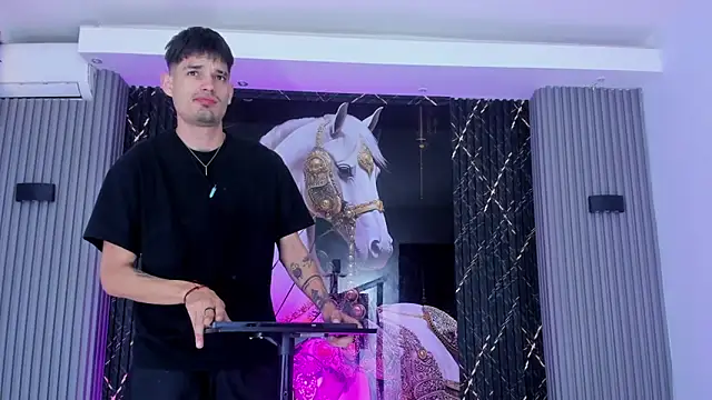 Snapshot of Iam_Steven chatting on November 28, 2025, 11:32 am Iam Steven online show from November 28, 2025, 11:32 am