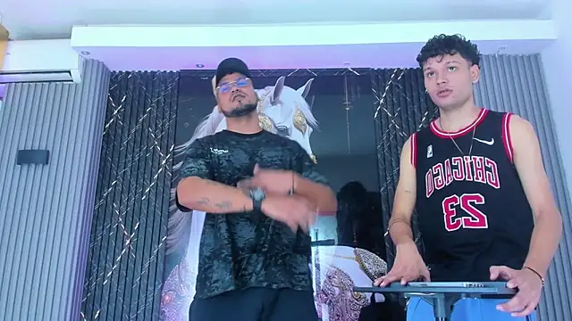 Snapshot of Iam_Steven chatting on November 15, 2025, 1:04 pm Iam Steven online show from November 15, 2025, 1:04 pm