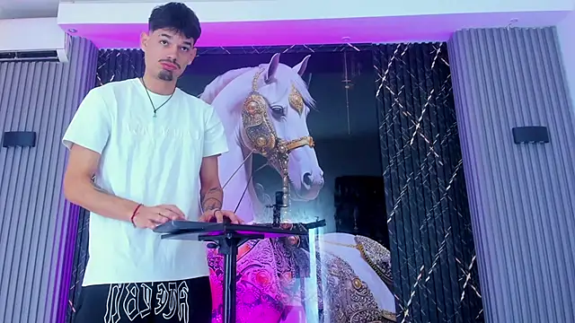 Snapshot of Iam_Steven chatting on November 9, 2025, 12:31 pm Iam Steven online show from November 9, 2025, 12:31 pm