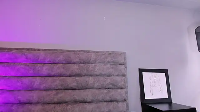 Aliciabloom online show from October 7, 2025, 12:50 pm