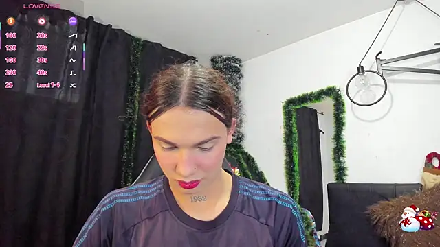 Snapshot of Almaazz chatting on January 7, 2026, 7:41 pm Almaazz online show from January 7, 2026, 7:41 pm