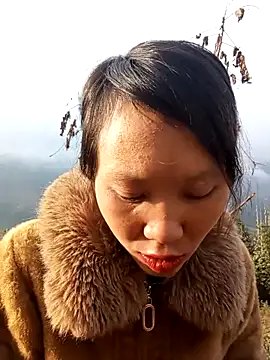 bonnie-00 online show from December 17, 2025, 9:03 am