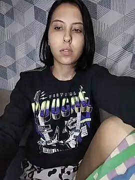 Snapshot of melzinhah03 chatting on June 4, 2026, 2:05 am melzinhah03 online show from June 4, 2026, 2:05 am
