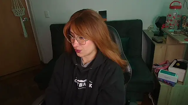 Snapshot of Miacatsito3 chatting on November 14, 2025, 4:49 am Miacatsito3 online show from November 14, 2025, 4:49 am