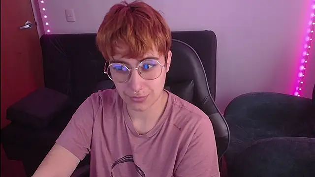 Snapshot of Miacatsito3 chatting on October 2, 2025, 5:27 pm Miacatsito3 online show from October 2, 2025, 5:27 pm