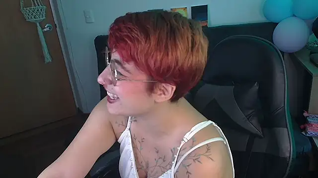 Snapshot of Miacatsito3 chatting on November 22, 2025, 8:51 pm Miacatsito3 online show from November 22, 2025, 8:51 pm