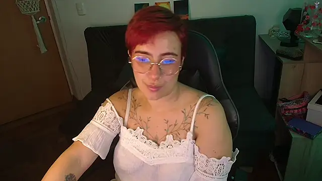 Snapshot of Miacatsito3 chatting on November 11, 2025, 5:46 am Miacatsito3 online show from November 11, 2025, 5:46 am