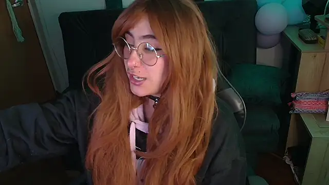 Snapshot of Miacatsito3 chatting on December 4, 2025, 4:44 am Miacatsito3 online show from December 4, 2025, 4:44 am