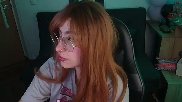 Snapshot of Miacatsito3 chatting on November 21, 2025, 1:37 am Miacatsito3 online show from November 21, 2025, 1:37 am