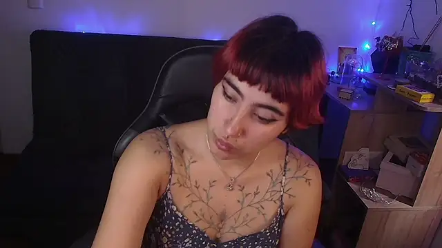 Miacatsito3 online show from March 24, 2026, 9:04 pm