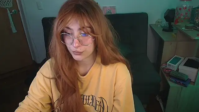 Snapshot of Miacatsito3 chatting on November 6, 2025, 2:26 am Miacatsito3 online show from November 6, 2025, 2:26 am