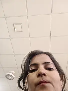 Snapshot of SexyIra89 chatting on November 30, 2025, 6:14 am SexyIra89 online show from November 30, 2025, 6:14 am