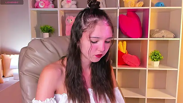 Amanda Reedd online show from September 16, 2025, 8:26 am