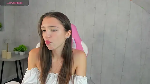 Amanda Reedd online show from October 15, 2025, 9:28 am