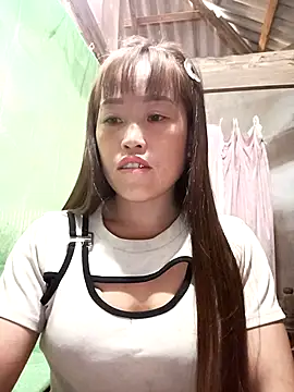 Snapshot of Vuong_x chatting on October 31, 2025, 2:08 am Vuong x online show from October 31, 2025, 2:08 am