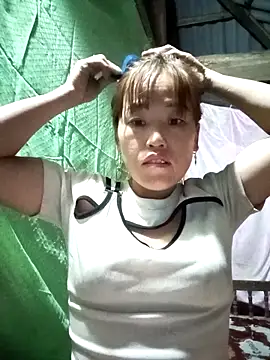 Snapshot of Vuong_x chatting on October 15, 2025, 2:36 pm Vuong x online show from October 15, 2025, 2:36 pm