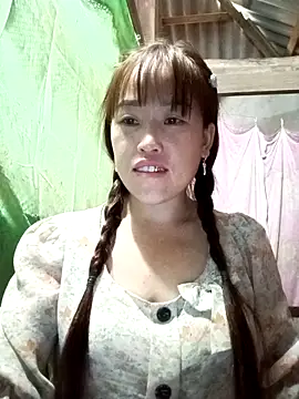 Snapshot of Vuong_x chatting on October 8, 2025, 3:41 am Vuong x online show from October 8, 2025, 3:41 am